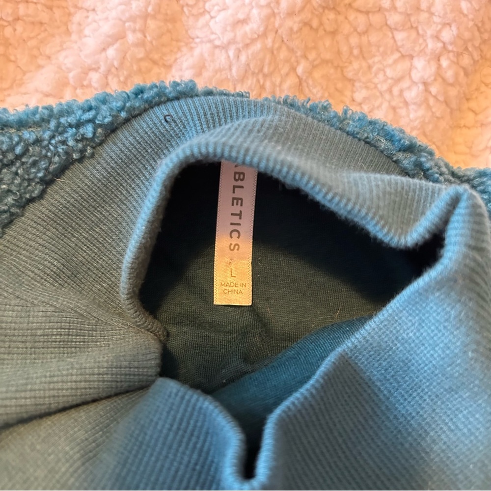 L - Fabletics Sweater - Picture 5 of 5